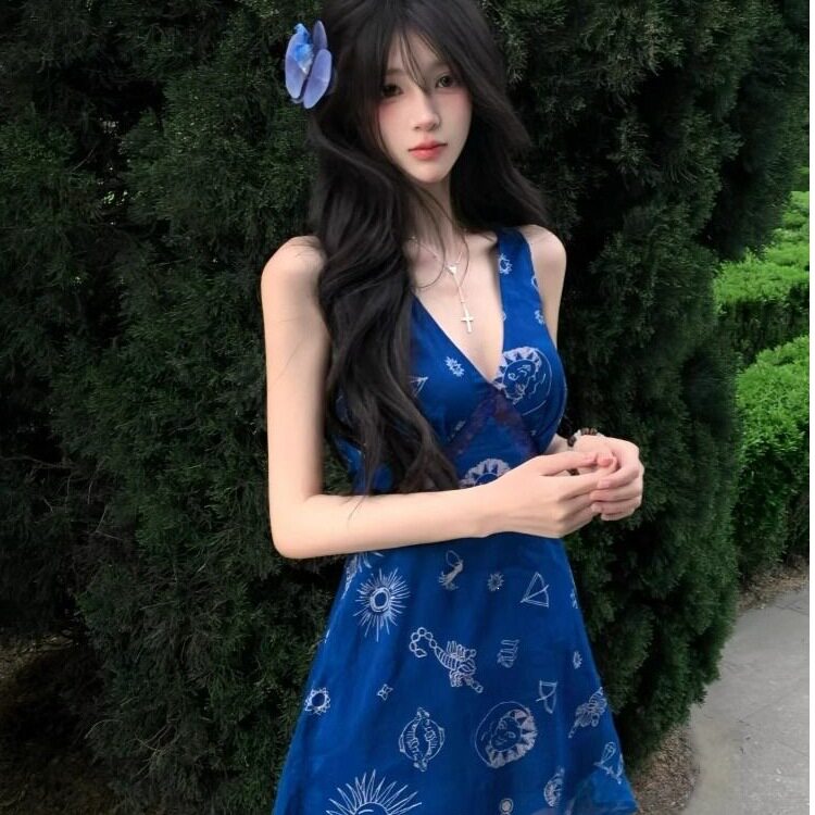 夏季辣妹V领碎花收腰显瘦连衣裙