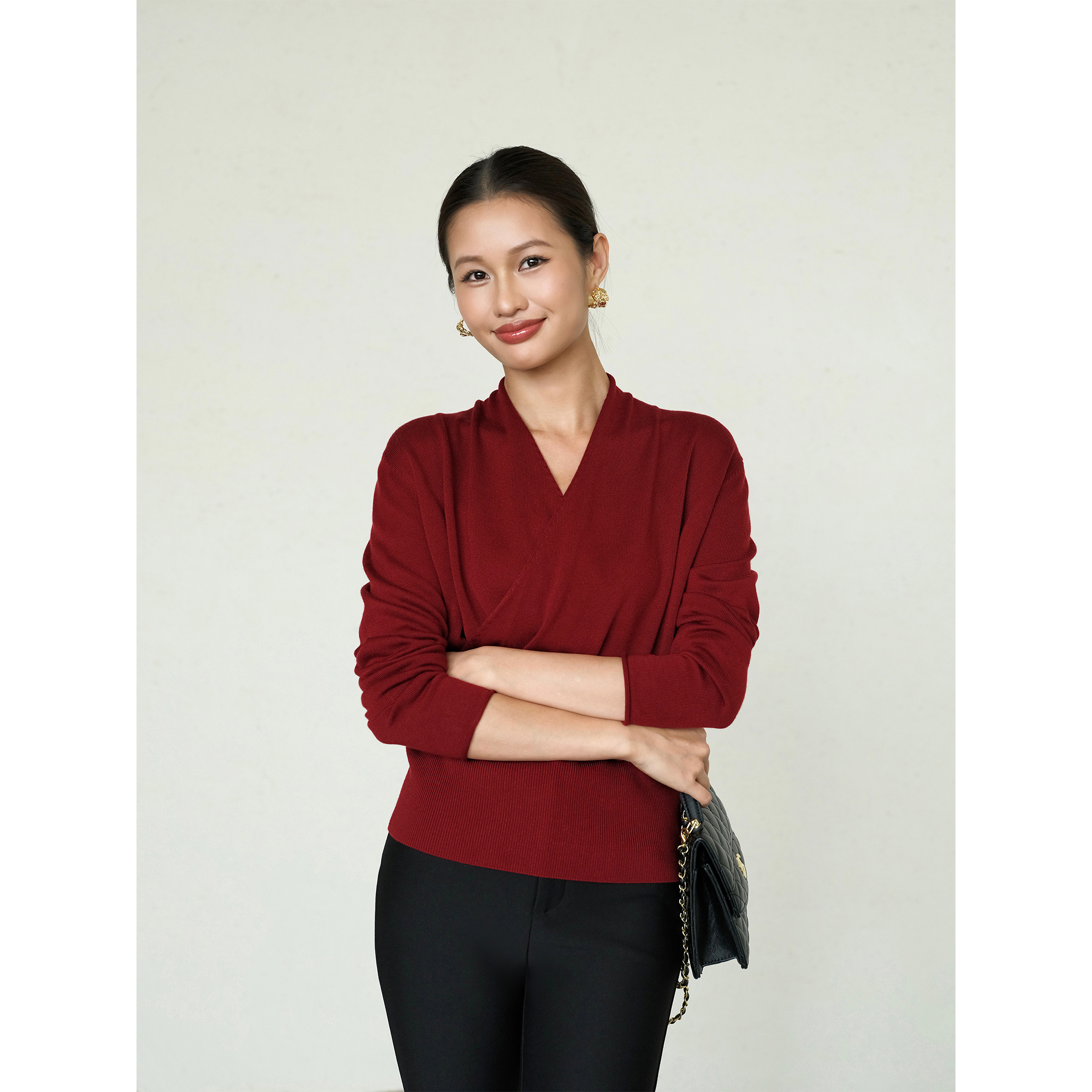 ousph 文气斐然 极简V领套头针织衫女气质宽松设计感交叉长袖上衣