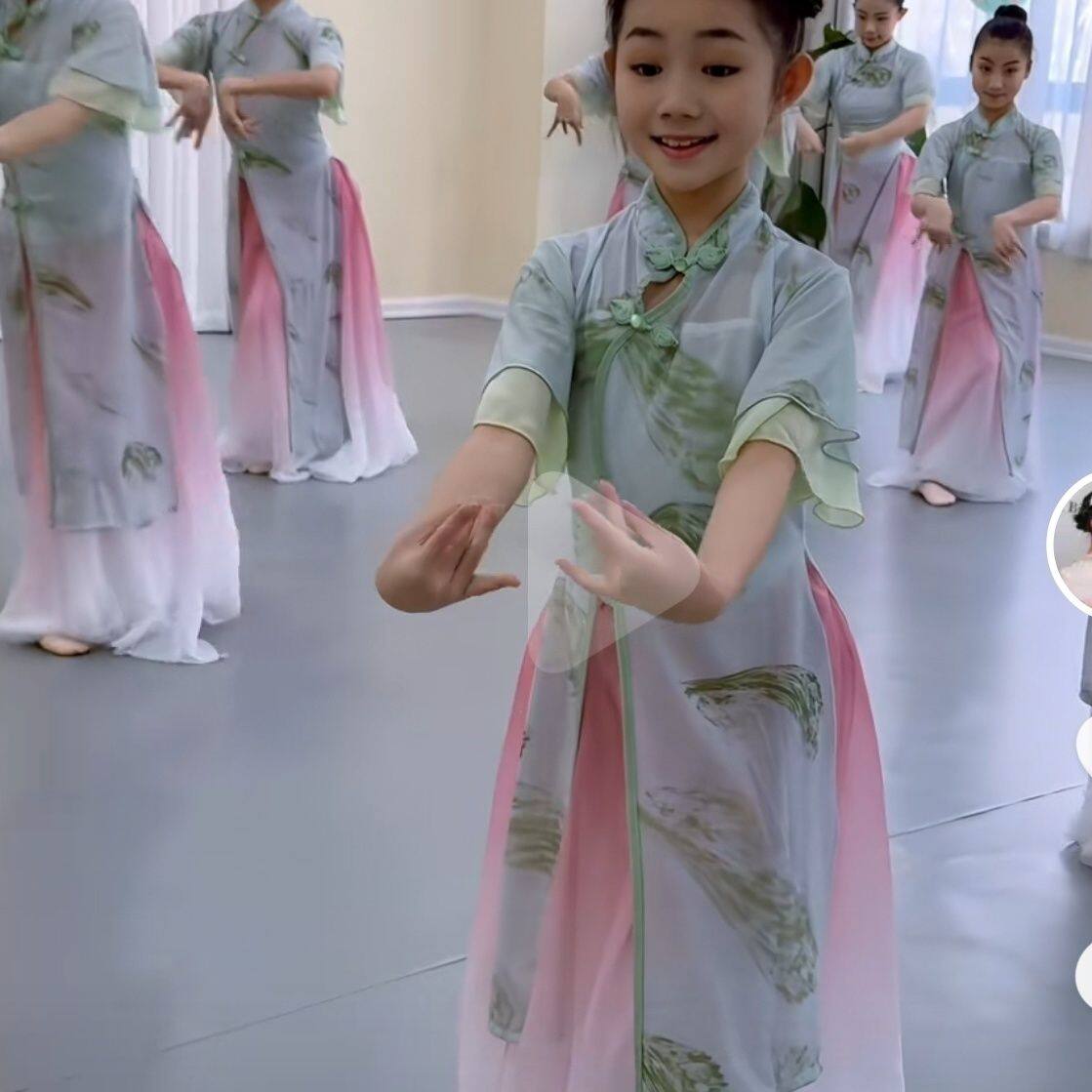 小月儿古典舞蹈旗袍套装新款春三月演出服纱衣练功服中国舞表演服