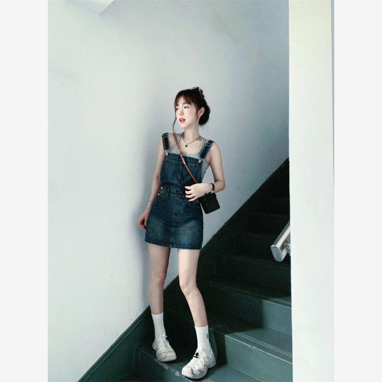 美式复古牛仔背带显瘦连衣裙子女小个子高腰工装吊带包臀短裙夏季