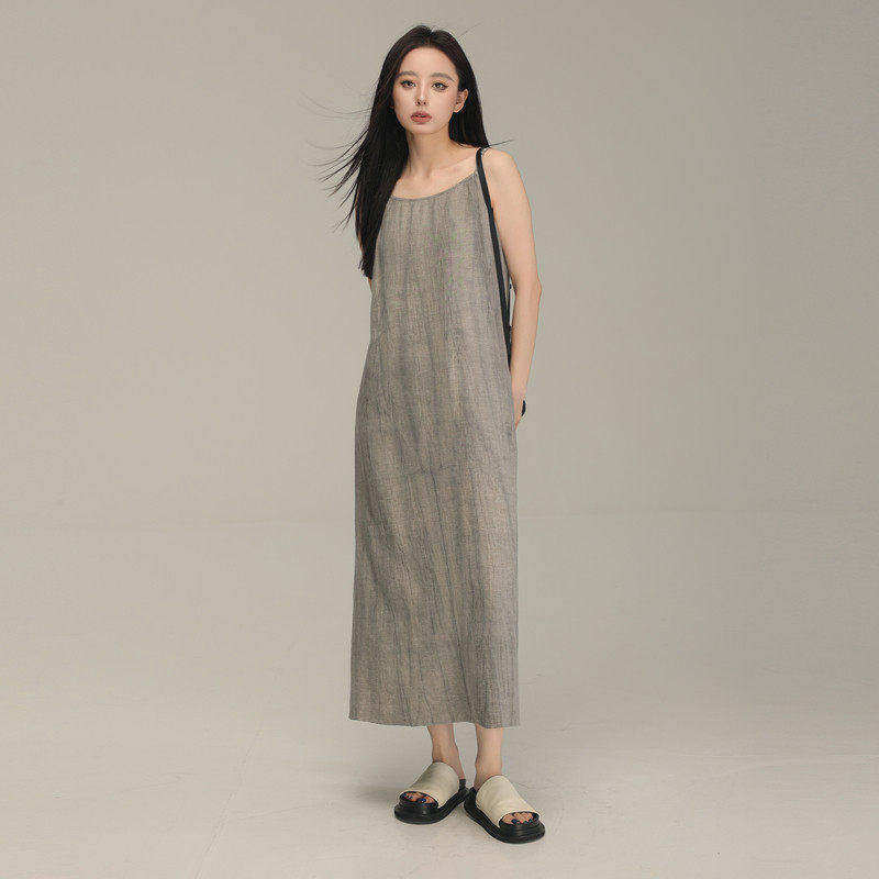 AIRIQI秋季新款宽松复古休闲晕染设计感亚麻吊带连衣裙AY43