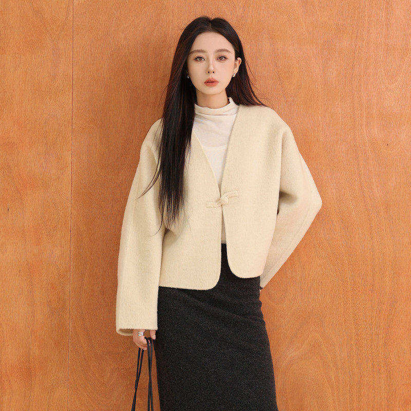 AIRIQI冬季新款新中式盘扣设计感双面呢短款毛呢外套女AH44