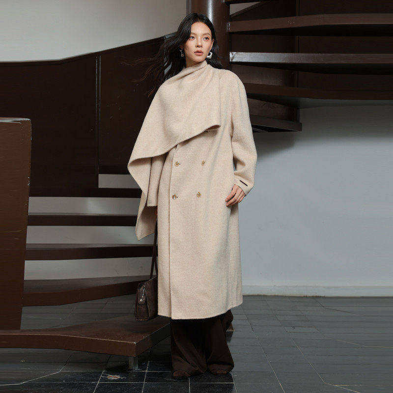 黑标BAIZHUO冬季新款双面呢设计感围巾领驼绒毛呢外套女AZ4