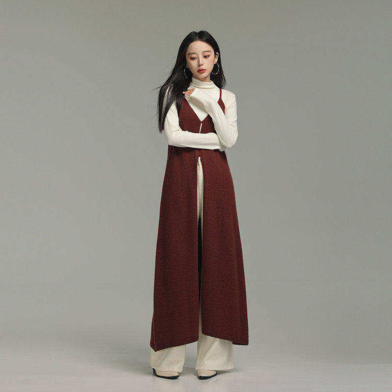 AIRIQI冬季新款极简风全开襟宽松V领针织吊带罩衫连衣裙AX4