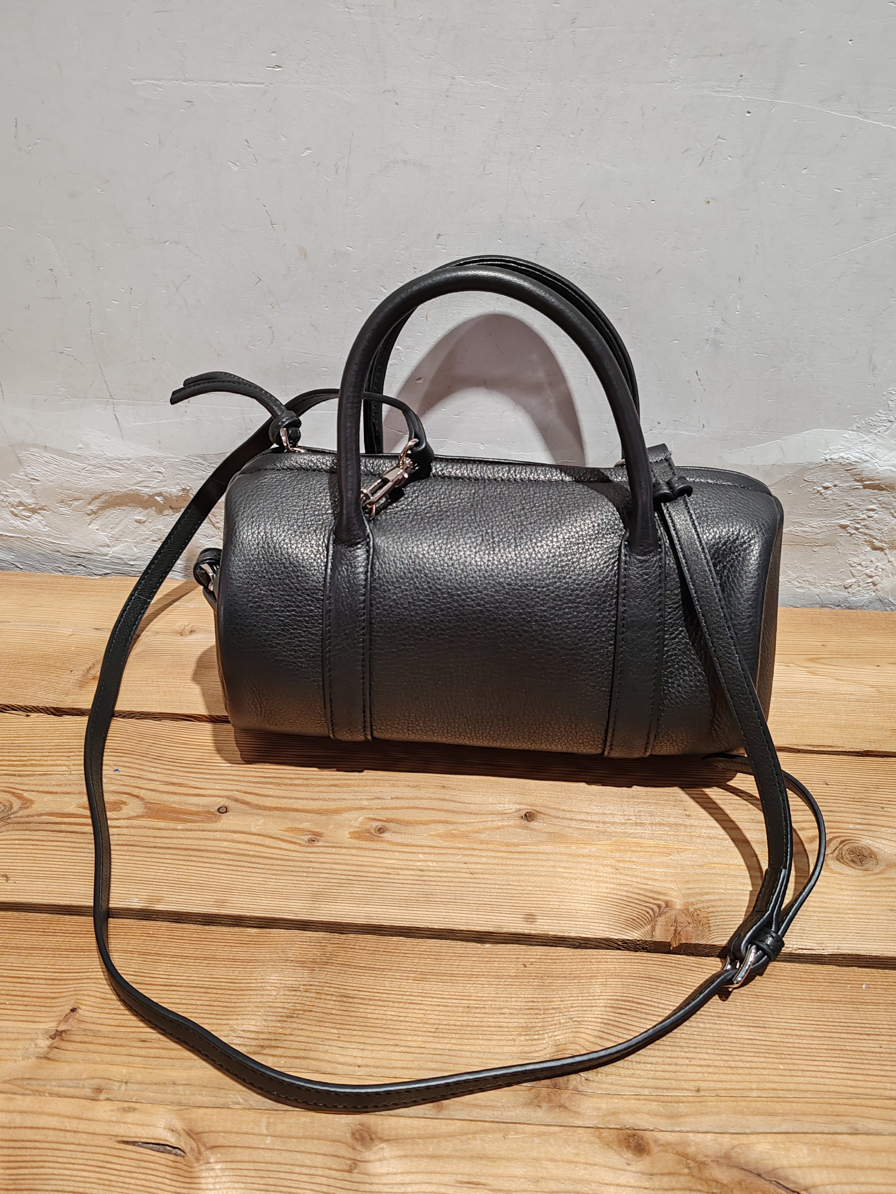 外贸出口鹿皮真皮女款圆桶休闲复古通勤单肩斜挎包