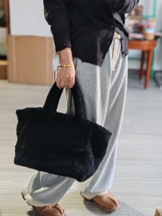 外贸出口欧美羊羔毛皮毛一体真皮草牛皮休闲单肩通勤托特女包