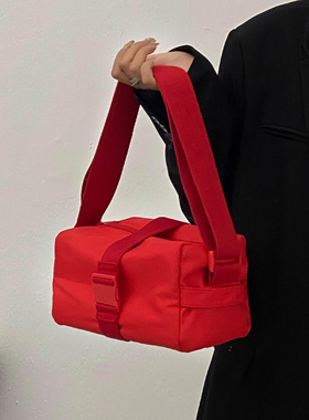 运动健身包防水吐司包大容量休闲红色牛津布单肩斜挎行李袋旅行包