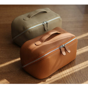 2026新款高端真皮化妆包轻便便携头层牛皮洗漱包轻奢可手提拉链文具笔袋高档女式旅行大容量收纳包