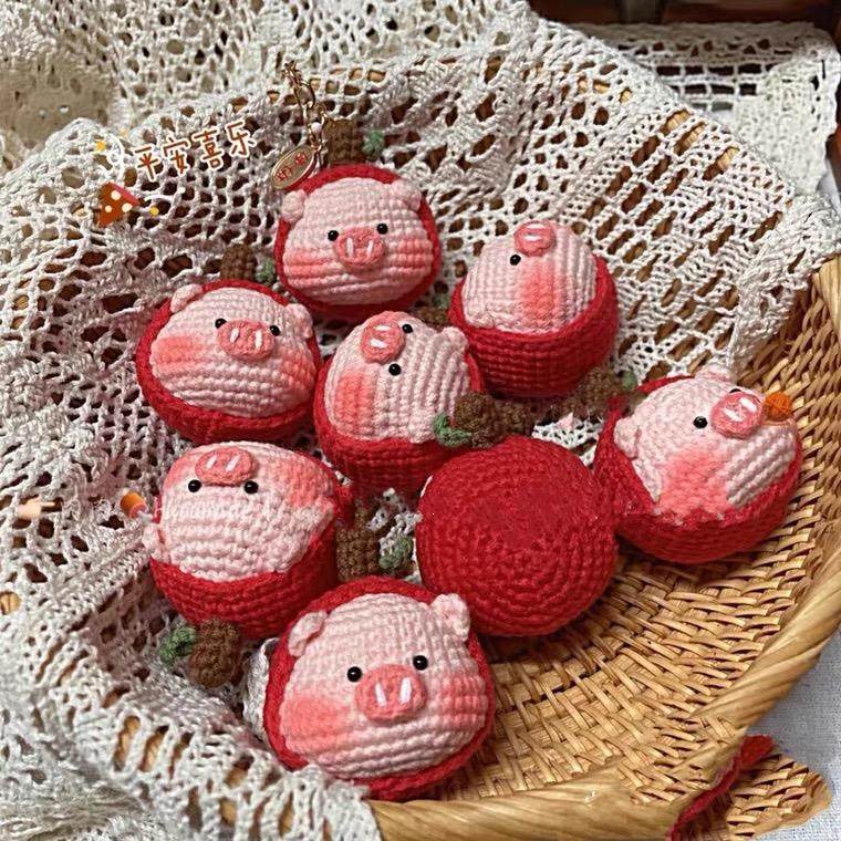 圣诞节苹果猪猪钥匙扣包挂件钩针玩偶毛线DIY编织材料包创意礼物,服饰配件/皮带/帽子/围巾,DIY编织材料包,淘宝优惠券,粉丝福利购,淘宝优惠卷