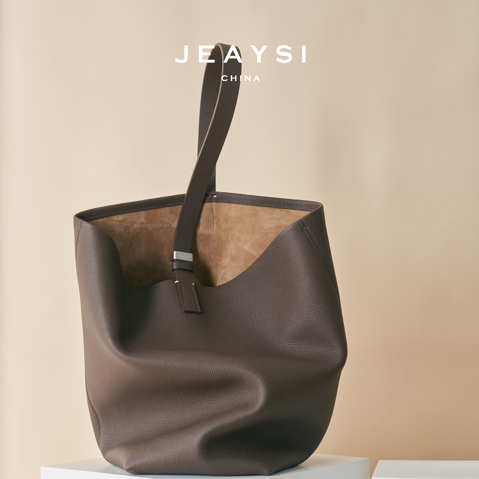 嘉也JEAYSI  2025新款通勤包简约设计高级感大容量单肩斜挎水桶,箱包皮具/热销女包/男包,通用款女包,淘宝优惠券,粉丝福利购,淘宝优惠卷