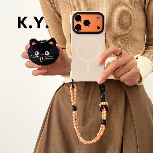 毛绒黑猫磁吸支架手机壳带挂绳适用于苹果17PRO华为mate80pro背带斜挎iphone16promax四角开孔华为mate70硬壳