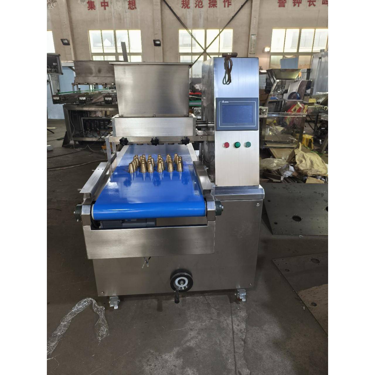 食品机械整盘蛋糕曲奇机马卡龙成型泡芙挤出机小型曲奇饼干机