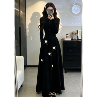 连衣裙子女秋冬千金收腰长裙 赫本风黑色针织套装 2026新款 法式