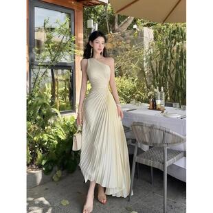 修身 法式 新款 连衣裙女春季 显瘦气质长裙 纯欲风斜肩设计感褶皱无袖