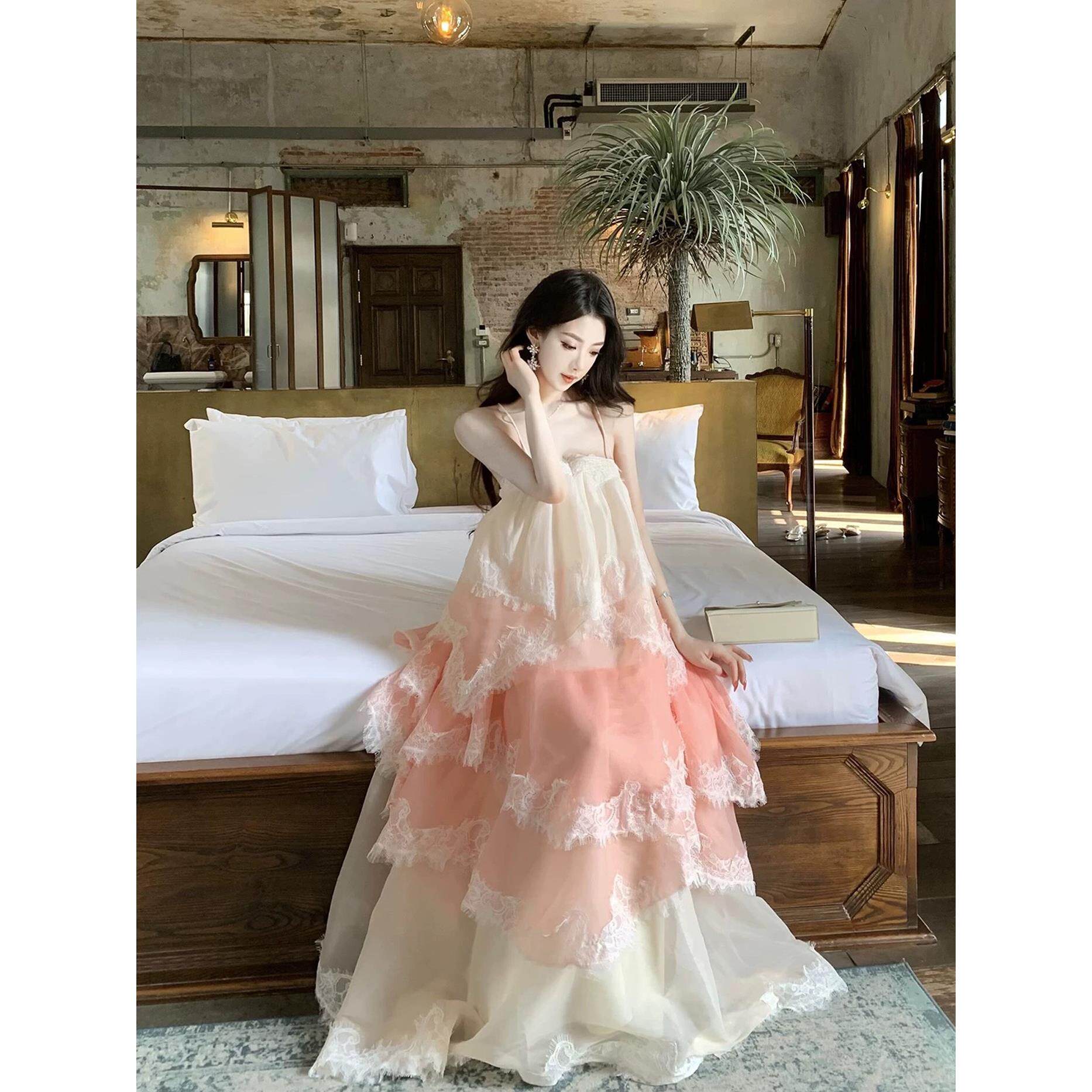 度假连衣裙女轻奢高级感名媛生日礼服重工蕾丝拼接纯欲风大摆长裙