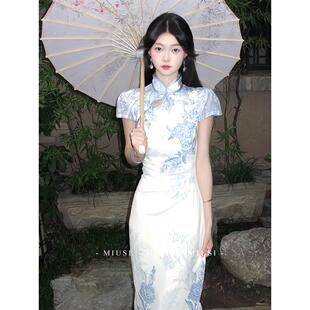 新中式连衣裙女高级名媛青花瓷印花改良旗袍清冷感长裙性感包臀裙