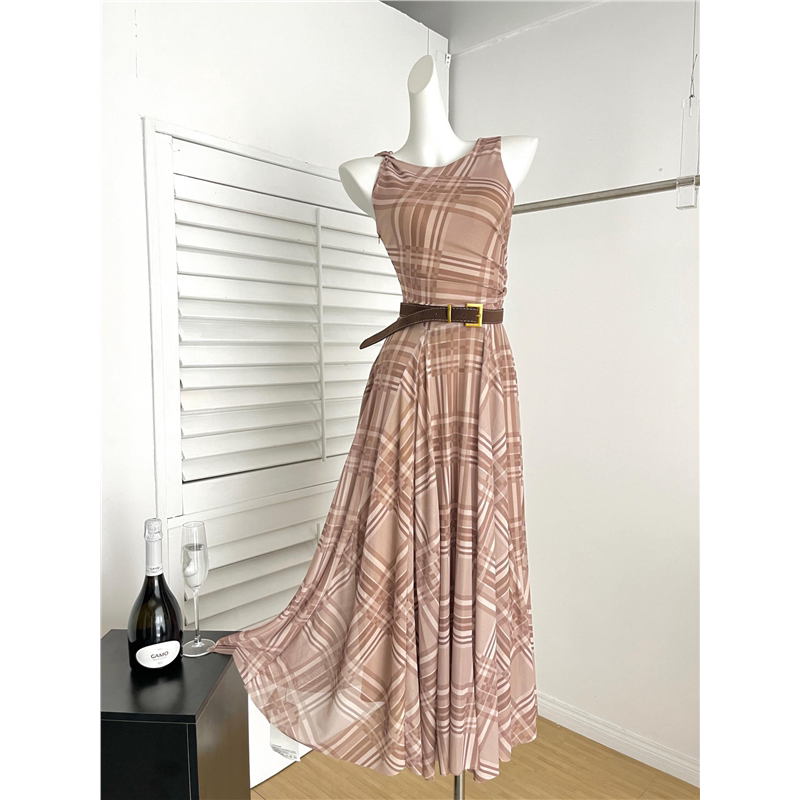 从一【摩登情人】法式复古格纹无袖扭结大摆连衣裙设计感收腰长裙