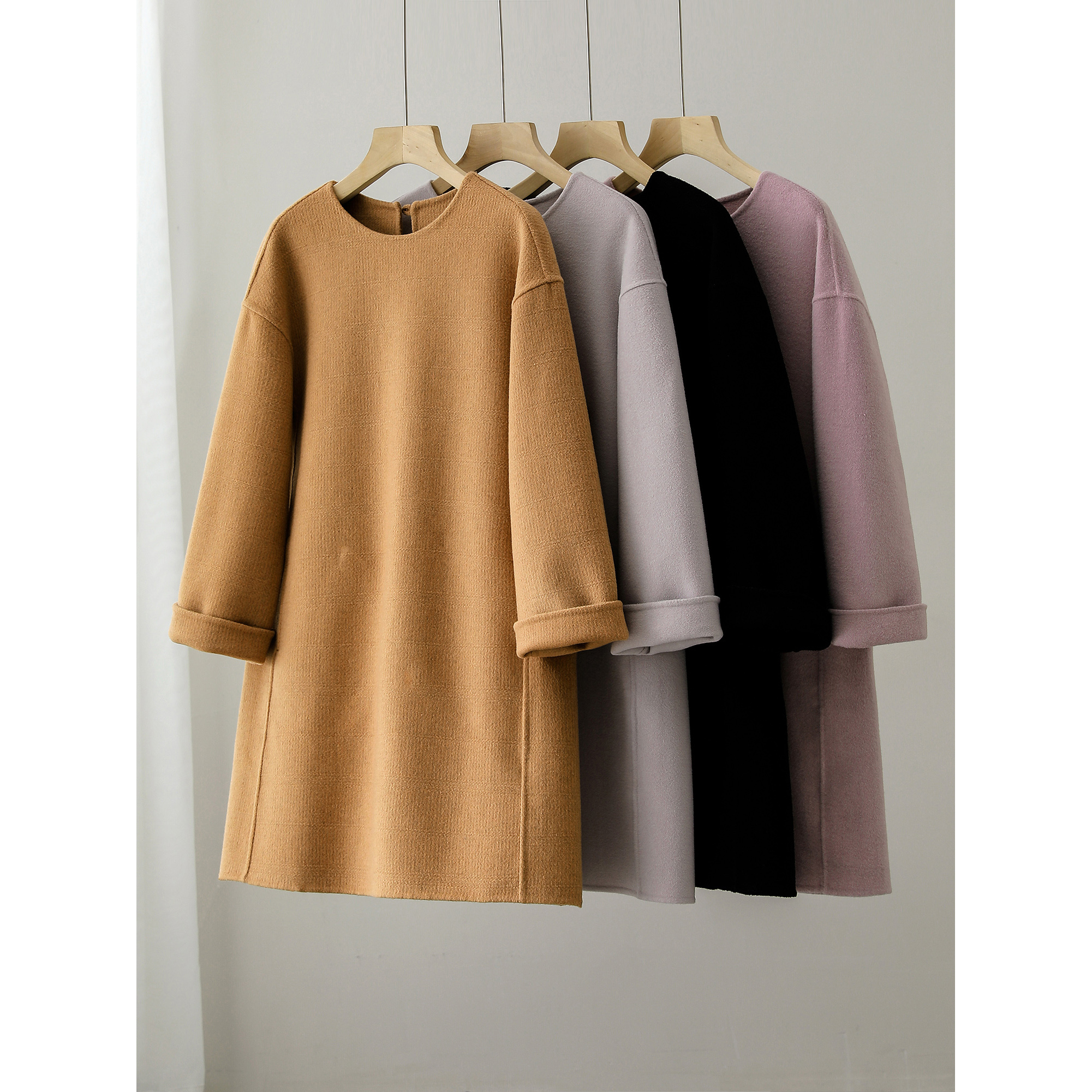 双面呢纯色圆领毛呢连衣裙