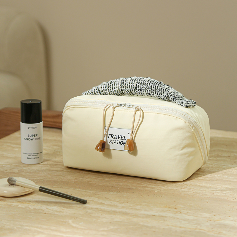 三室一厅化妆包精致小姐姐的必备