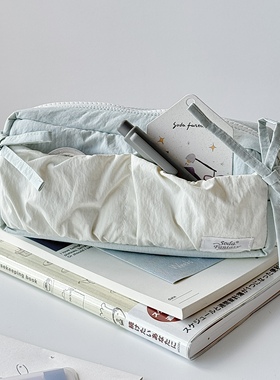 蓝色云朵吐司蝴蝶结笔袋ins高颜值初中女学生大容量文具盒铅笔收纳袋小红书同款奶fufu云朵少女心收纳袋