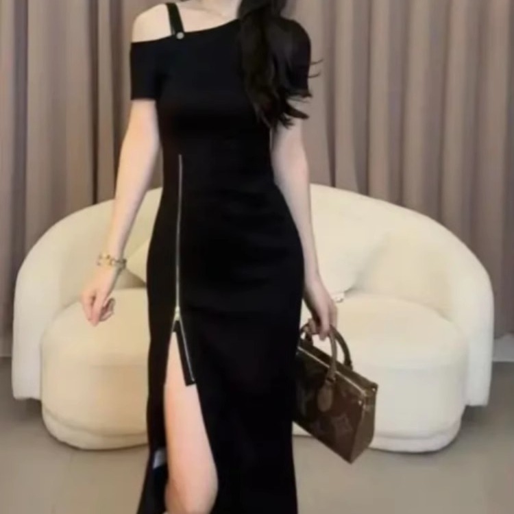 欧货设计感斜肩显瘦性感短袖连衣裙女夏季新款气质开叉休闲长裙子