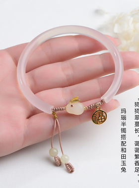 纯天然和田玉手镯白玉兔福牌925银玛瑙玉髓女款编织冰种细条镯子