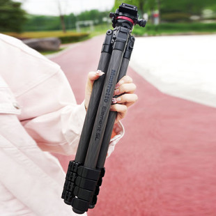 Manfrotto曼富图青影MKELESLLCBK-BH碳纤维三脚架轻质便携摄影三脚架云台快速板扣锁套装