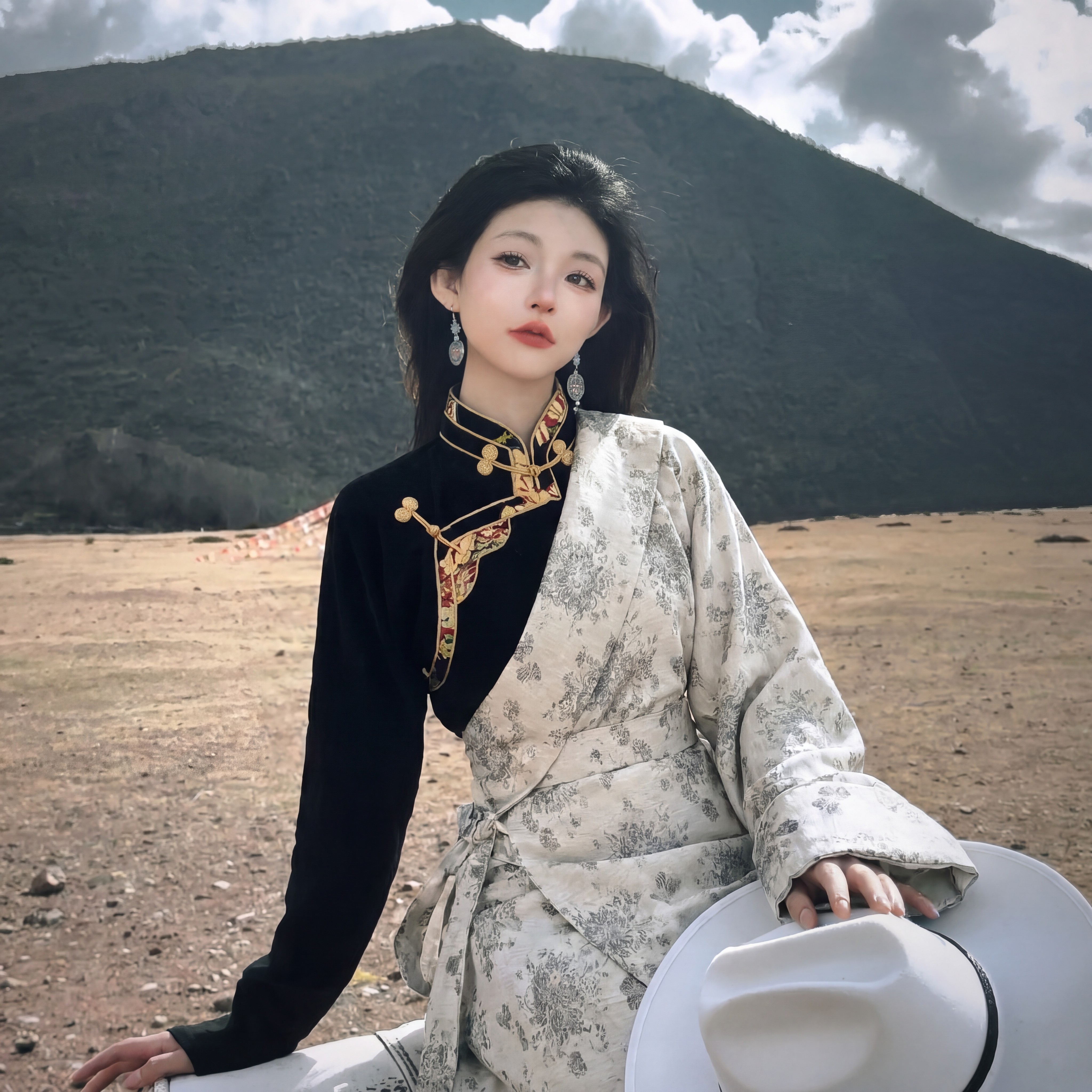 藏式旅拍藏袍女西藏拉萨甘南川西写真复古民族风提花藏装