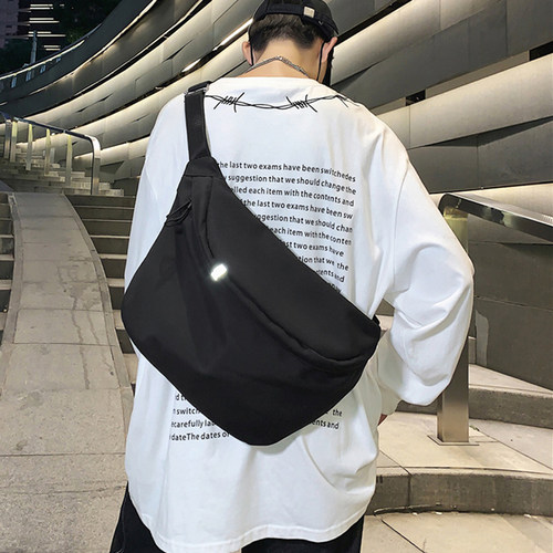 大容量运动胸包男百搭工装斜挎包