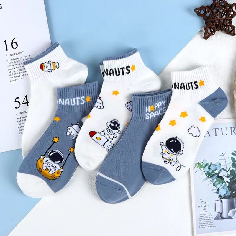 学生短袜男生女生网红韩版新品情侣运动袜太空人百搭袜子船袜潮袜