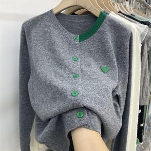 coat neck color contrast heart round sweater fashion