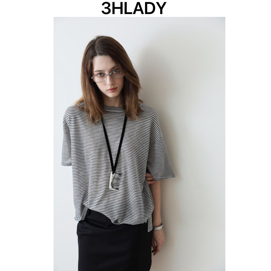3HLADY | 含天丝亚麻 松弛休闲宽松风格灰色条纹针织上衣T恤