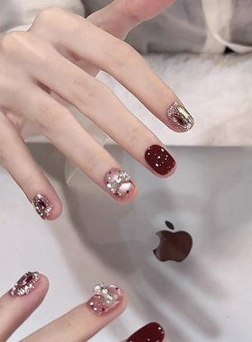 纯手工穿戴甲2025冬新款新年红色猫眼波点闪钻显白短甲美甲成品贴