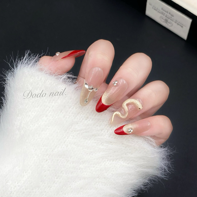 纯手工穿戴甲2025蛇年新款秋冬高级感法式猫眼新年红显白碎钻美甲