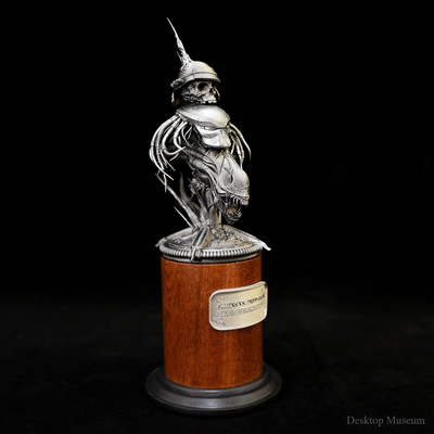 龙飞兔舞 桌面摆件183MM  铁血异形人类摆件 树脂摆件LTCP-436/