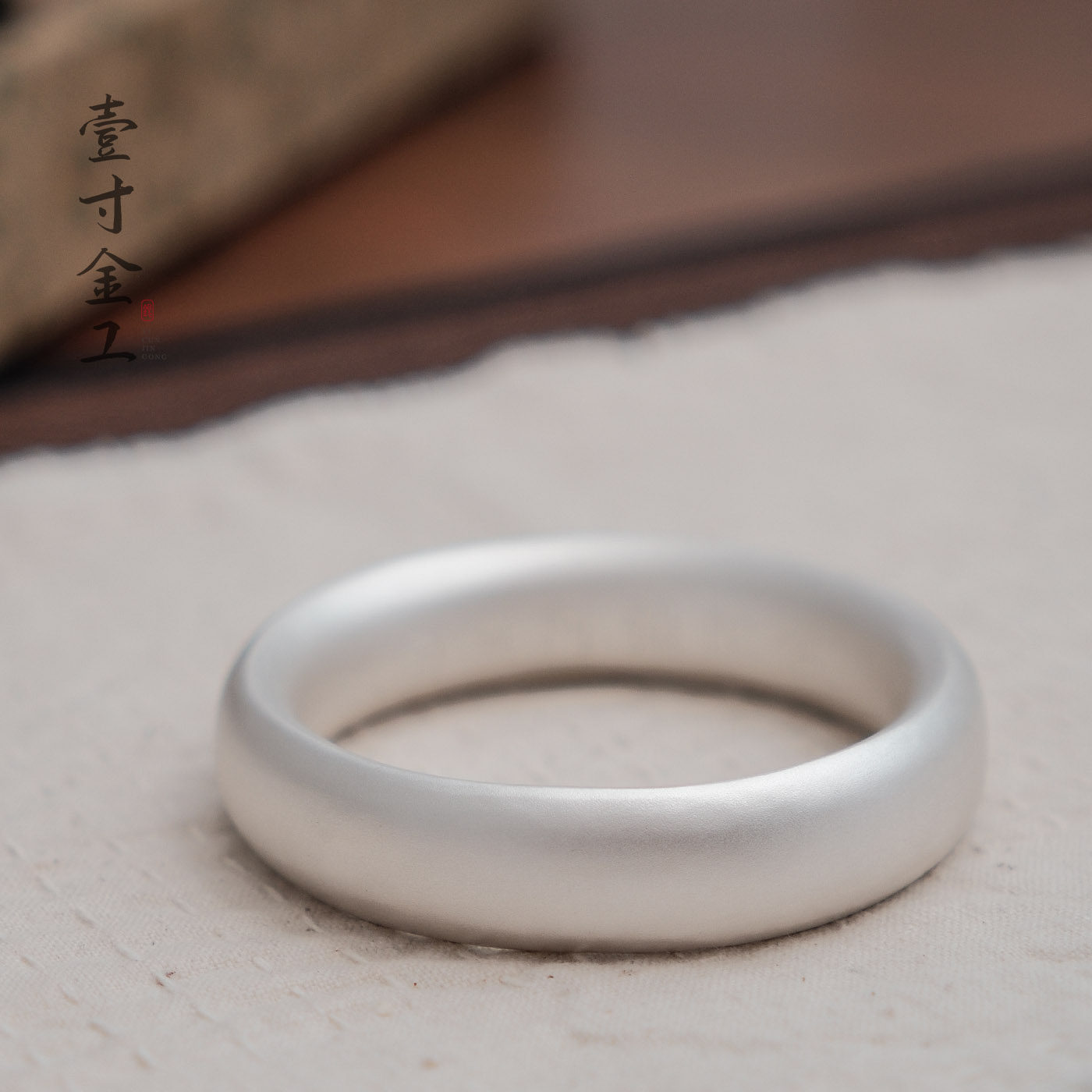 轮胎镯 古法闭口双面鼓200克素面纯手工足银手镯999纯银手镯定制