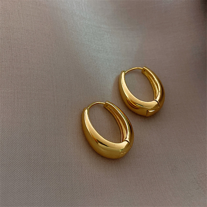 2021 New Classic Copper Alloy Smooth Metal Hoop Earrings For