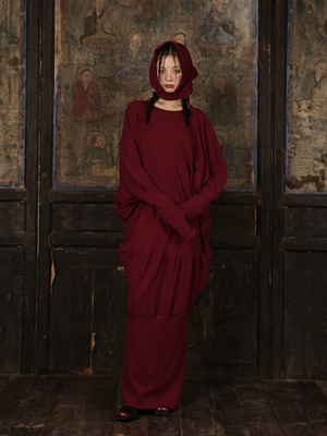 乌合衣作 多穿蝙蝠袖暗红色灯笼针织连衣裙-溯洄从之