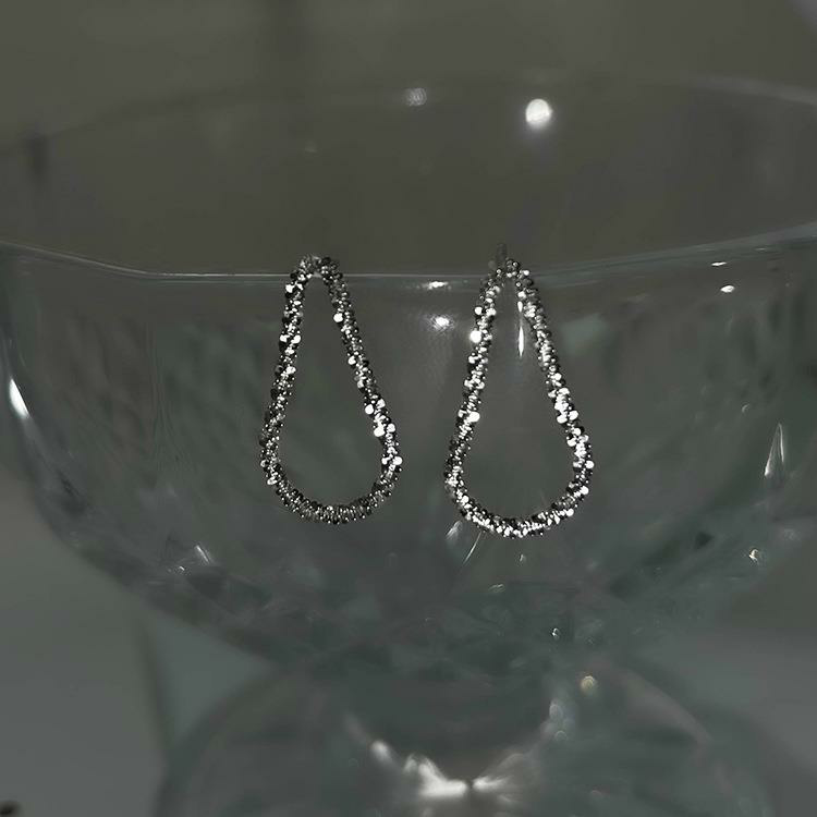 蒂奇波光粼粼满天星流苏耳环新款