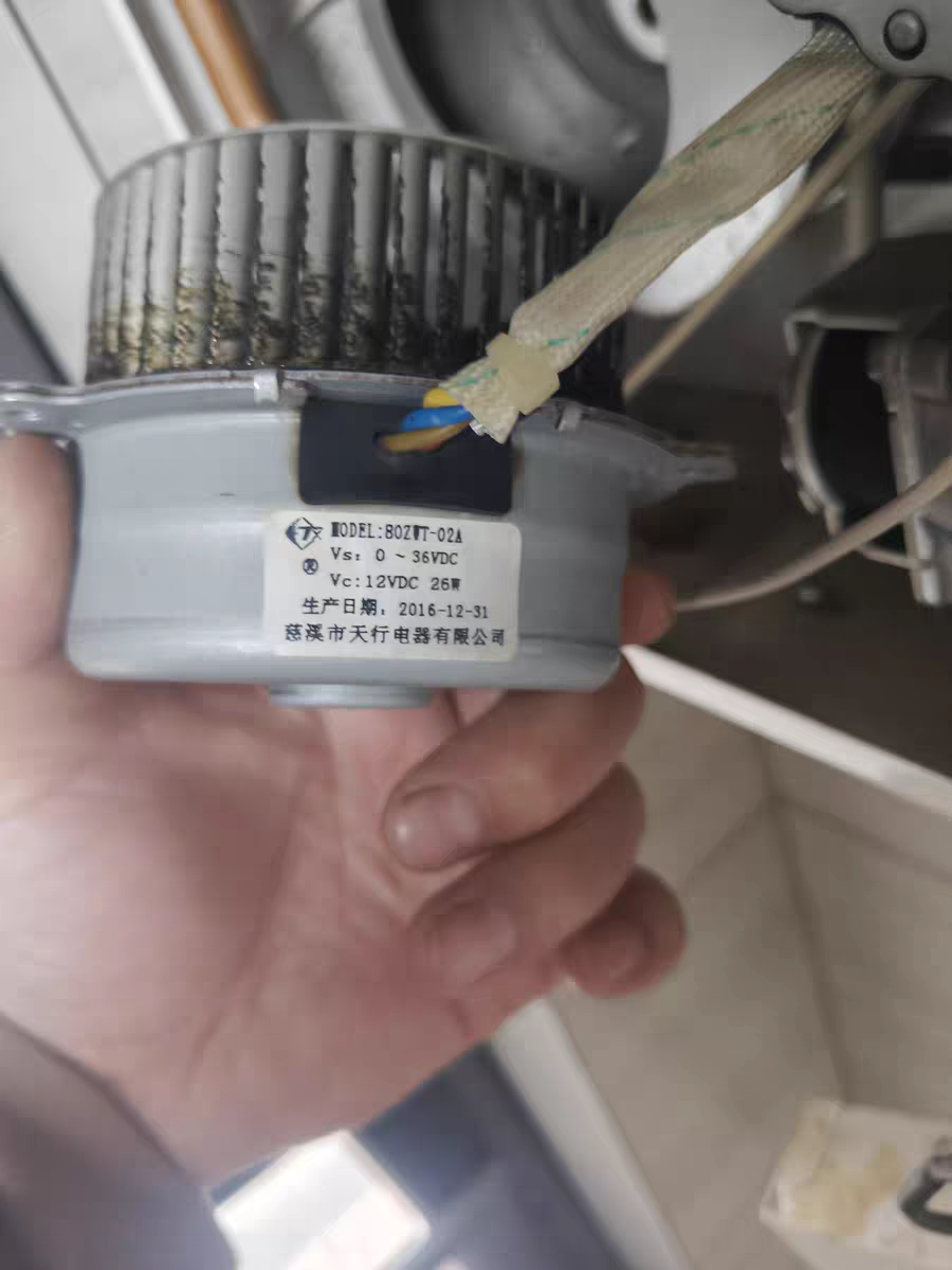 拆机博世燃气热水器jSQ22—AM风机