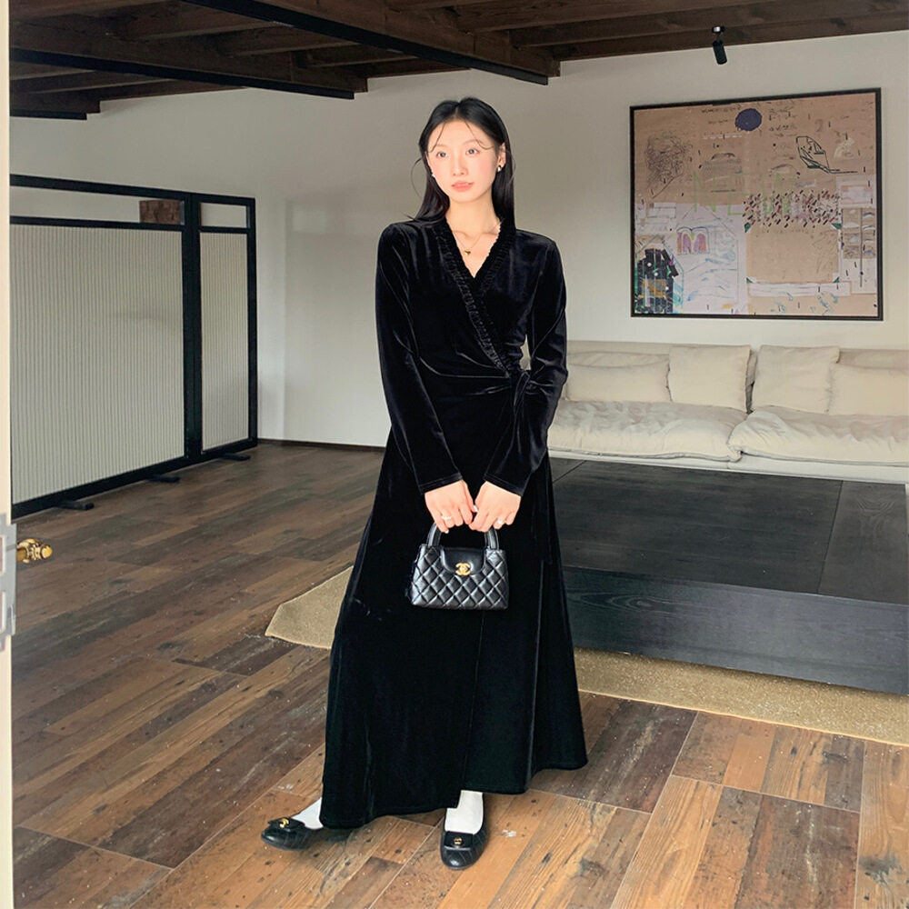 爱西里秋季新款法式复古气质氛围感花边V领绑带设计感丝绒连衣裙,女装/女士精品,连衣裙,淘宝优惠券,粉丝福利购,淘宝优惠卷