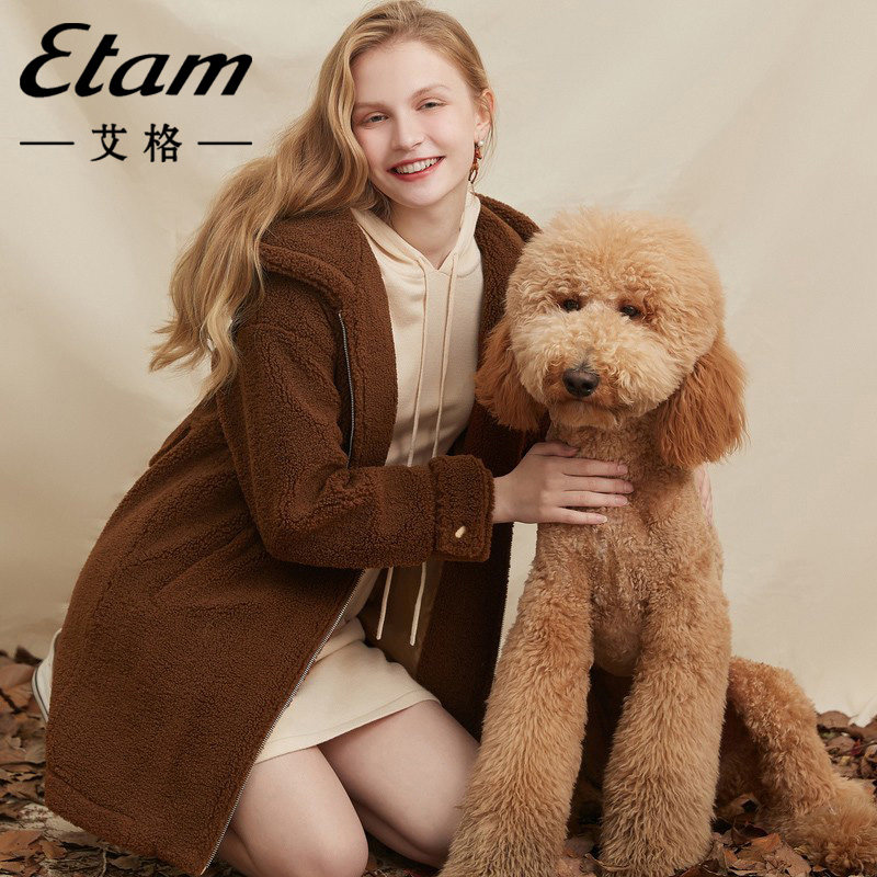 艾格2022冬季新款中长款时尚休闲毛绒熊加厚保暖春风衣女外套大衣