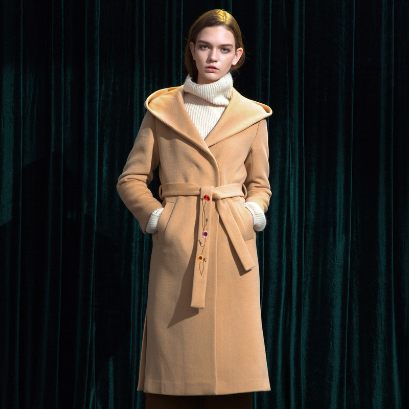 艾格2022秋冬季新款通勤羊毛呢大衣女连帽长款系带开叉呢外套