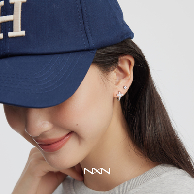 s925纯银闪锆十字架耳圈女2025新款爆款小众设计高级感超好看耳钉