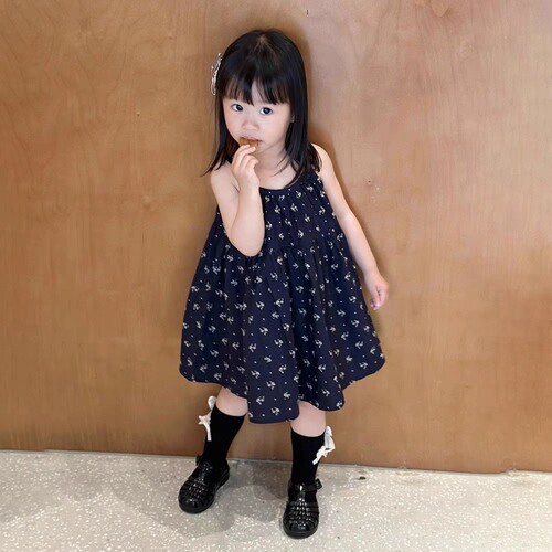 女童连衣裙夏季新款可爱小童蓝色碎花公主吊带裙宝宝背心裙沙滩裙