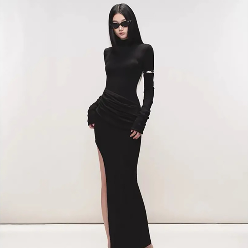 巨好看的2025早秋长袖高领连衣裙女不规则褶皱修身内搭包臀长裙子