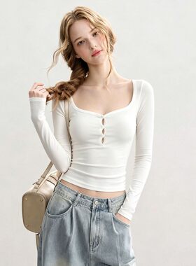 辣妹风白色大U领短款长袖上衣女秋季新款收腰显瘦短款性感打底衫
