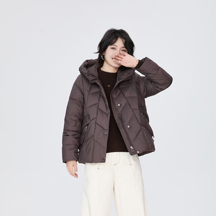小块斜线设计超轻超柔短款羽绒服 时髦口袋直身显瘦 连帽保暖冬服