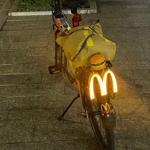 M记麦当劳尾灯折叠自行车公路车后尾灯夜骑行装备爆闪警示配饰灯