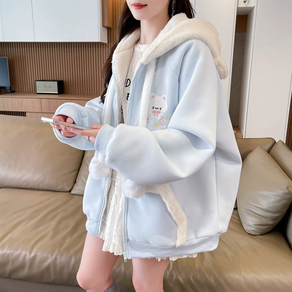 少女甜美学院风连帽刺绣外套女秋冬新款宽松洋气学生加绒加厚棉衣